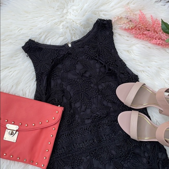 Double Zero Dresses & Skirts - 🎉HOST PICK🎉 Black lace dress